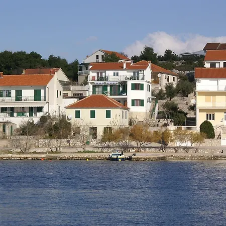 Jezera 796b * Tisno